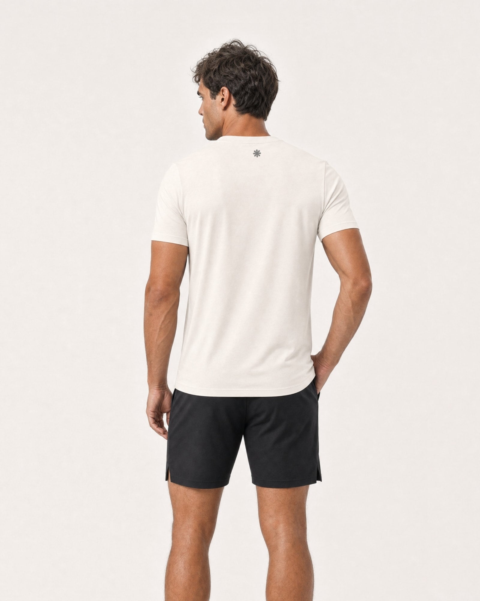 PERFORMANCE T-SHIRT